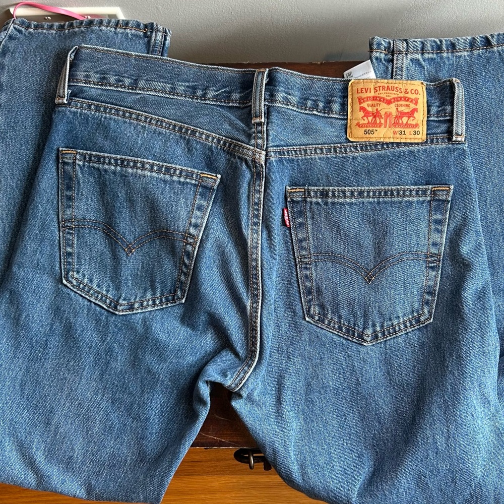 Levi’s Men’s 505 Regular Denim Jeans - Picture 2 of 3